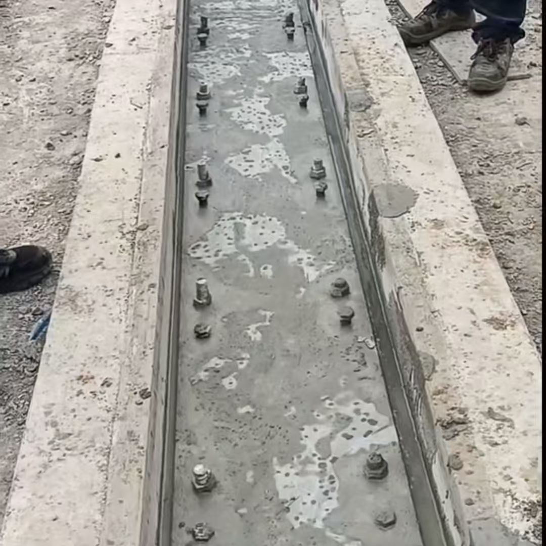 桐柏港口码头起重机龙门吊重型机械设备稳固用早强快凝轨道胶泥